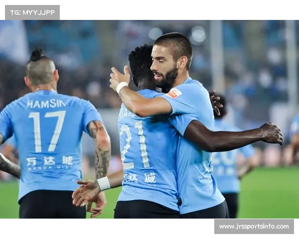 北京站男子100米赛场波多黎各贝尼特斯与美国希克林展开激烈对决